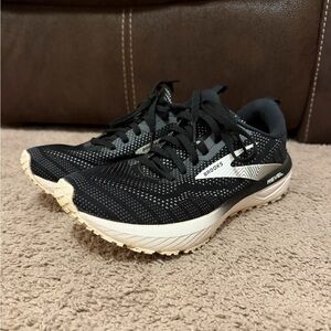 Brooks Revel 6 Road Running Shoes Black White Women’s Size 10 Black & White